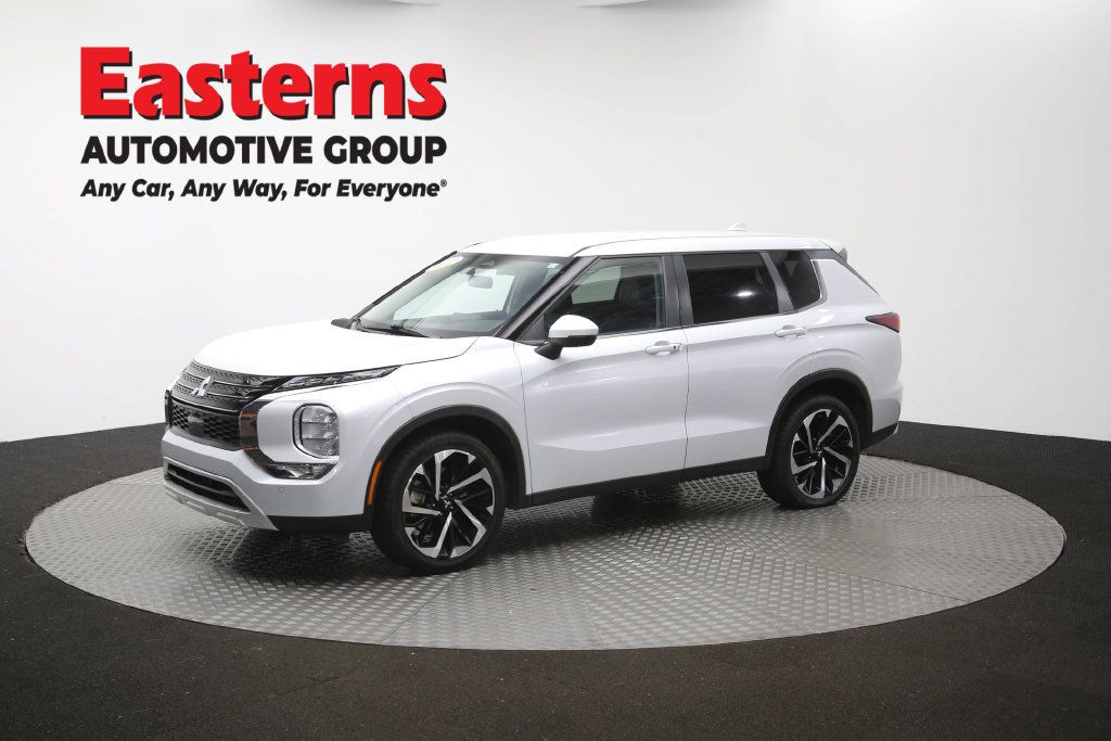 Used 2024 Mitsubishi Outlander SE FWD image 60