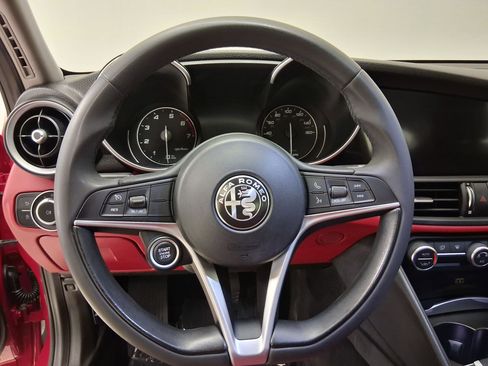 Used 2019 Alfa Romeo Giulia RWD w/ Nero Edizione image 14