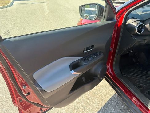 Used 2024 Nissan Kicks SR w/ SR Premium Package image 14