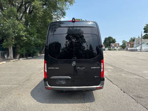 Used 2022 Mercedes-Benz Sprinter 3500 image 6