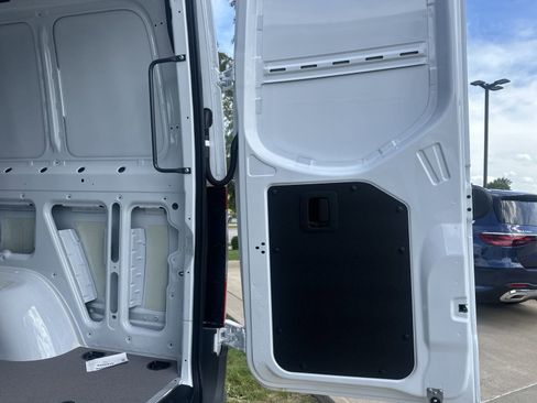 New 2025 Mercedes-Benz Sprinter 2500 image 9