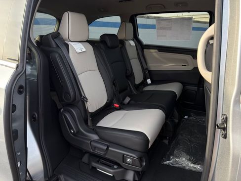 Certified 2026 Honda Odyssey Elite image 25