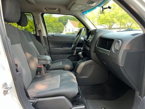 Used 2015 Jeep Patriot Sport w/ Power Value Group FWD image 23