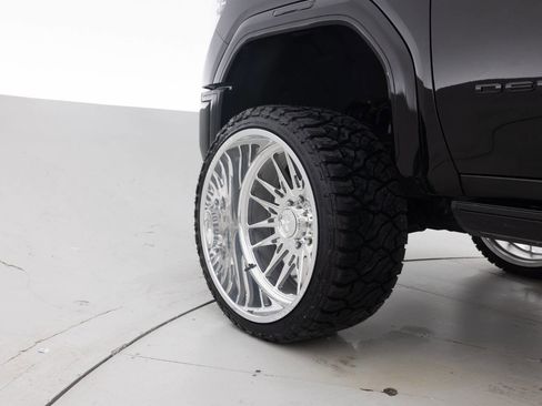 Used 2025 GMC Sierra 2500 Denali w/ Denali Reserve Package image 17