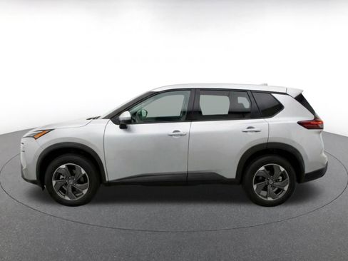 Used 2025 Nissan Rogue SV FWD image 4