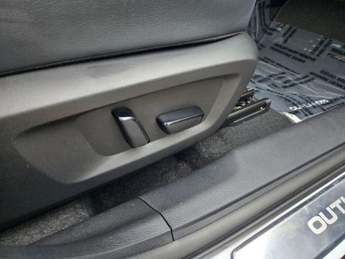 New 2026 Mitsubishi Outlander SEL image 5