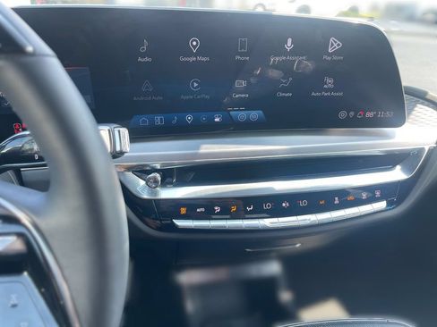 Certified 2024 Cadillac Lyriq Luxury AWD/4WD image 28
