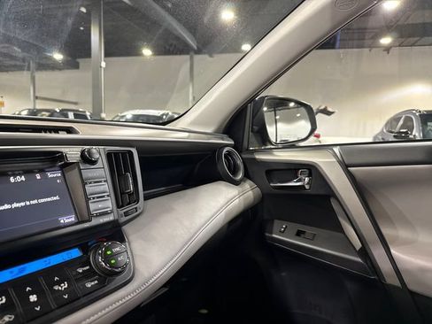 Used 2018 Toyota RAV4 XLE w/ Plus Extra Value Package AWD/4WD image 20