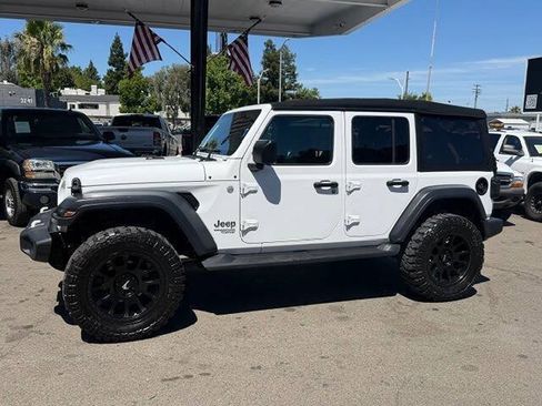 Used 2020 Jeep Wrangler Unlimited Sport S AWD/4WD image 2