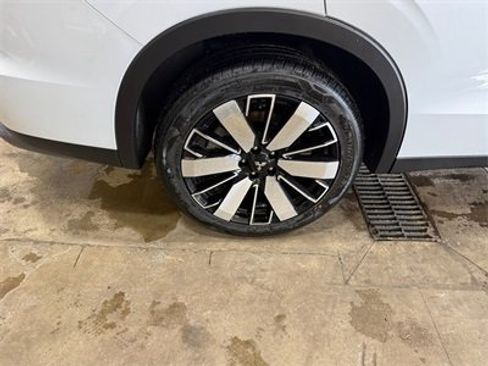 New 2025 Mitsubishi Outlander SE image 35