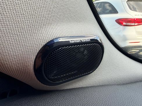 Used 2019 MINI Cooper 4-Door Hardtop image 36