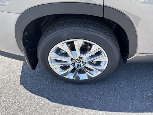 New 2026 Toyota Highlander Limited AWD/4WD image 11