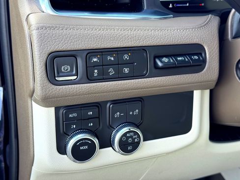 Used 2023 GMC Yukon Denali image 15