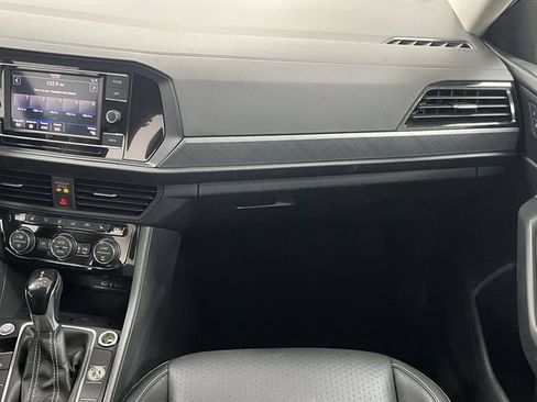 Used 2024 Volkswagen Jetta SE FWD image 20