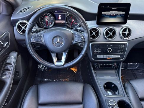 Used 2019 Mercedes-Benz GLA 250 image 14