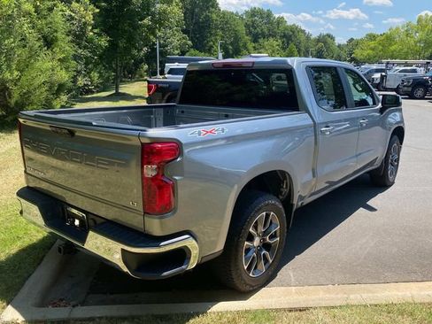 Used 2023 Chevrolet Silverado 1500 LT AWD/4WD image 31