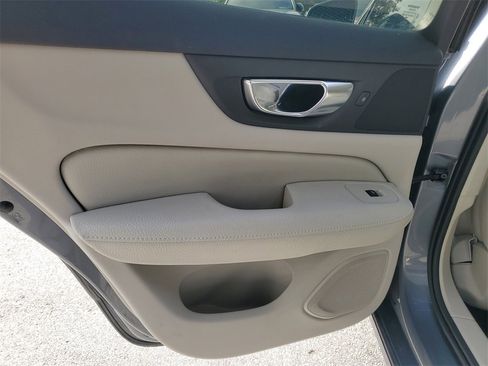 Used 2020 Volvo S60 T6 Inscription image 19