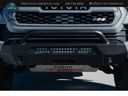 Used 2018 Toyota Tacoma TRD Sport w/ Technology Package image 21