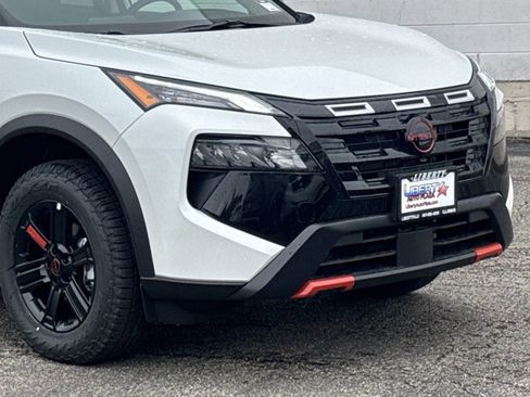 New 2025 Nissan Rogue SV image 3