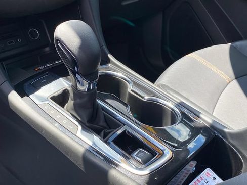 Used 2023 Chevrolet Equinox Premier w/ LPO, Floor Liner Package AWD/4WD image 13