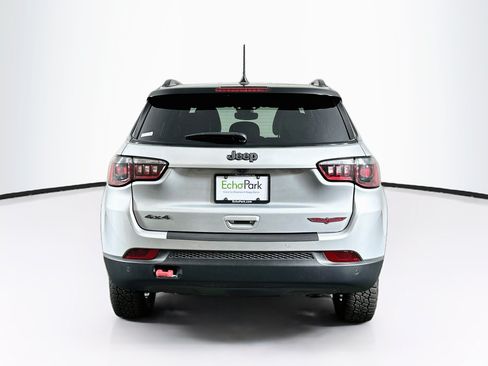 Used 2025 Jeep Compass Trailhawk AWD/4WD image 7