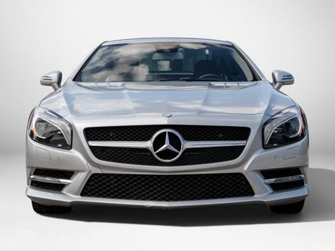 Used 2014 Mercedes-Benz SL 550 image 3