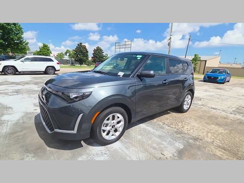 Used 2025 Kia Soul LX w/ LX Technology Package FWD image 47