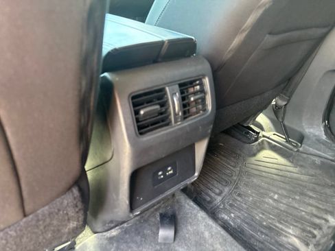 Used 2022 Nissan Rogue SV AWD/4WD image 18
