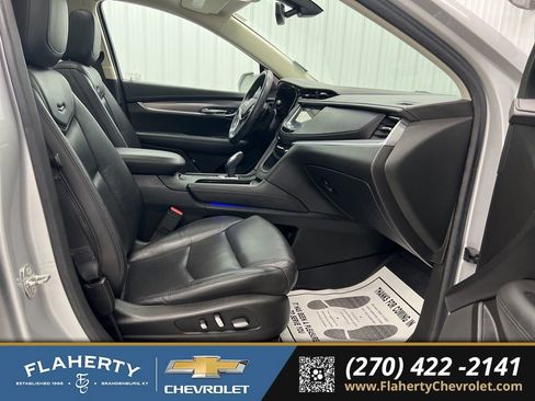 Used 2017 Cadillac XT5 Luxury image 15