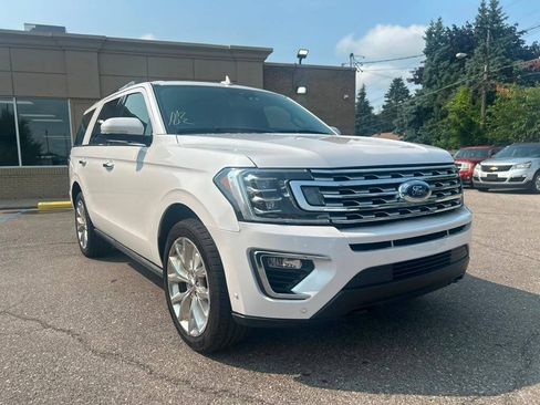 Used 2019 Ford Expedition Limited w/ Equipment Group 302A AWD/4WD image 3