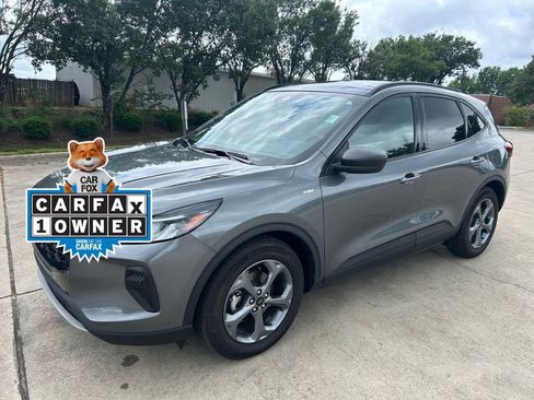Used 2025 Ford Escape ST-Line w/ Tech Pack #1 FWD image 1