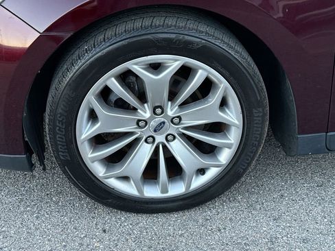 Used 2019 Ford Taurus Limited FWD image 19