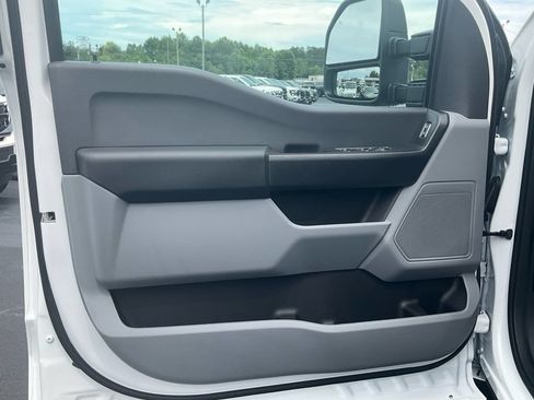 New 2026 Ford F250 XL AWD/4WD image 17