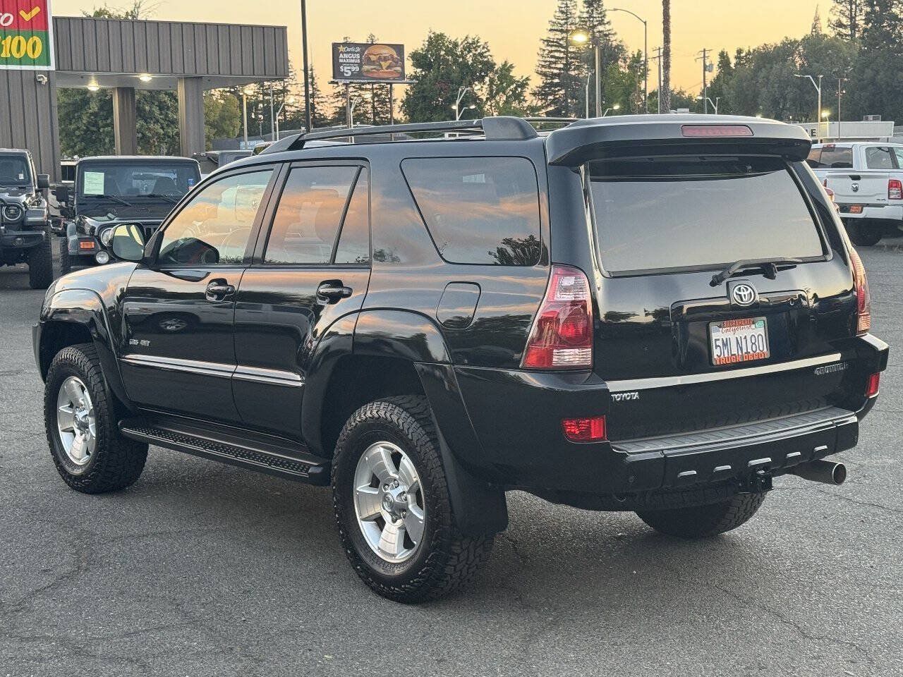 Used 2005 Toyota 4Runner SR5 AWD/4WD image 5