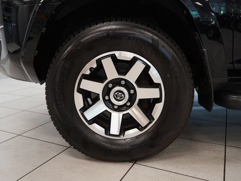 Used 2020 Toyota 4Runner TRD Off-Road Premium w/ Moonroof Package AWD/4WD image 16