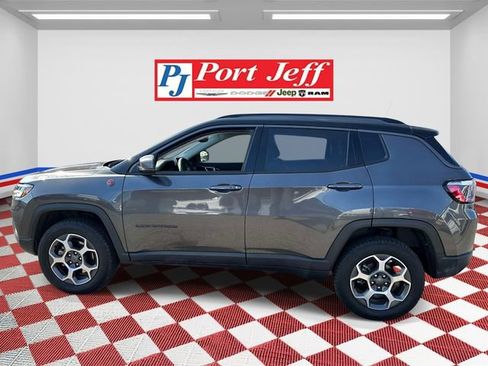 Used 2022 Jeep Compass Trailhawk image 6
