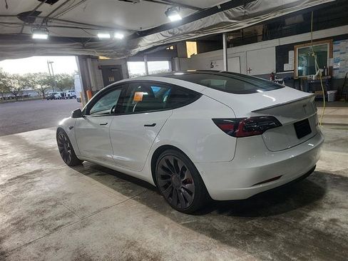 Used 2022 Tesla Model 3 Performance image 3
