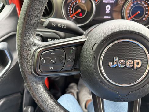 Used 2019 Jeep Wrangler Unlimited Sport AWD/4WD image 14