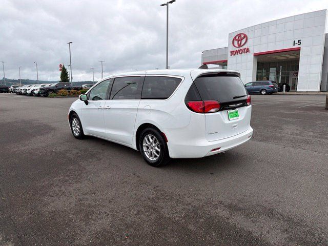 Used 2023 Chrysler Voyager LX FWD image 6