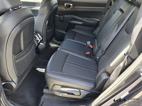 Certified 2025 Kia Sorento S w/ Panoramic Sunroof Package FWD image 11
