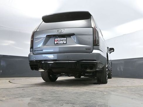 Used 2025 Cadillac Escalade V AWD/4WD image 61