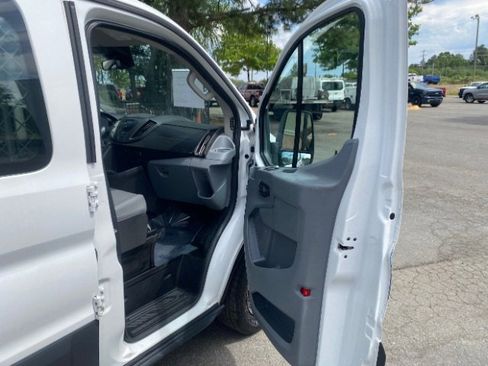 Used 2018 Ford Transit 250 148 Low Roof RWD image 15