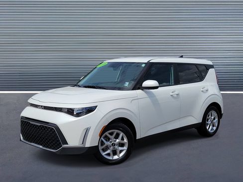 Used 2025 Kia Soul LX w/ LX Technology Package FWD image 1