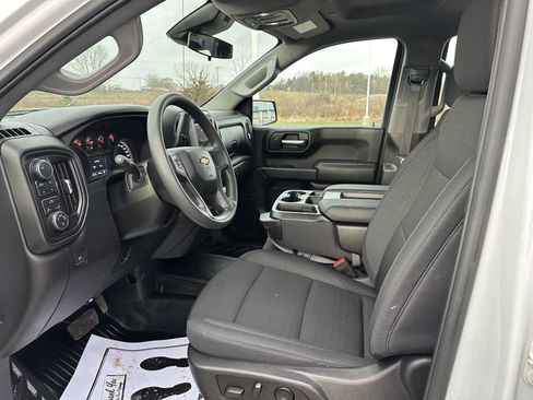 Used 2024 Chevrolet Silverado 1500 W/T w/ Z71 Off-Road Package AWD/4WD image 20