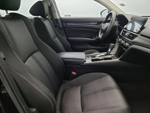 Used 2018 Honda Accord EX image 21
