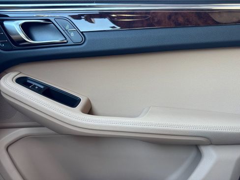 Certified 2026 Porsche Macan AWD/4WD image 20