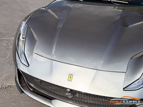 Used 2018 Ferrari 812 Superfast RWD image 4