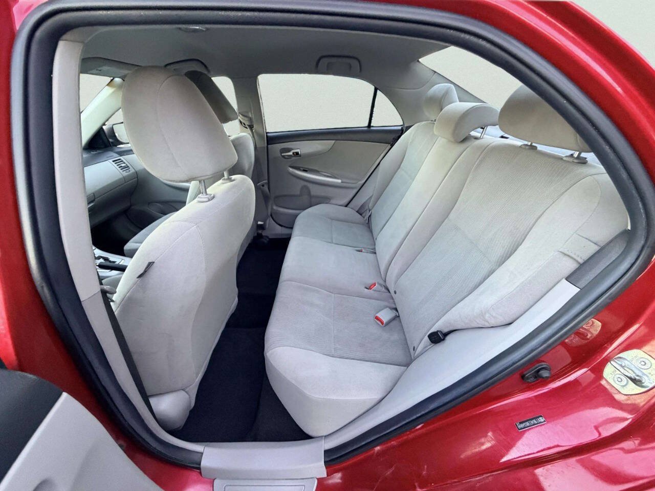 Used 2011 Toyota Corolla LE FWD image 21