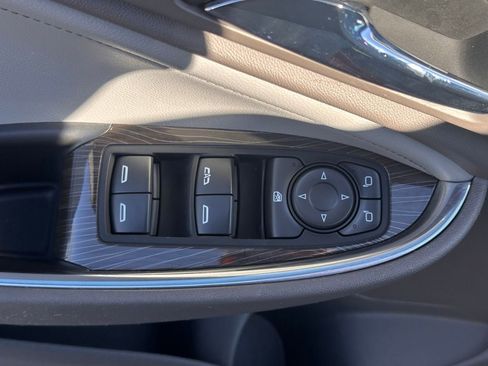 Used 2016 Chevrolet Malibu Premier image 21