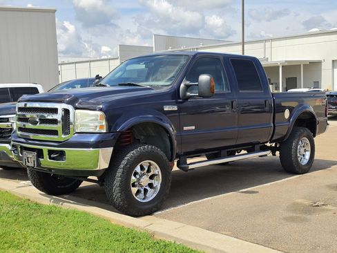 Used 2005 Ford F250 4x4 Crew Cab Super Duty image 1